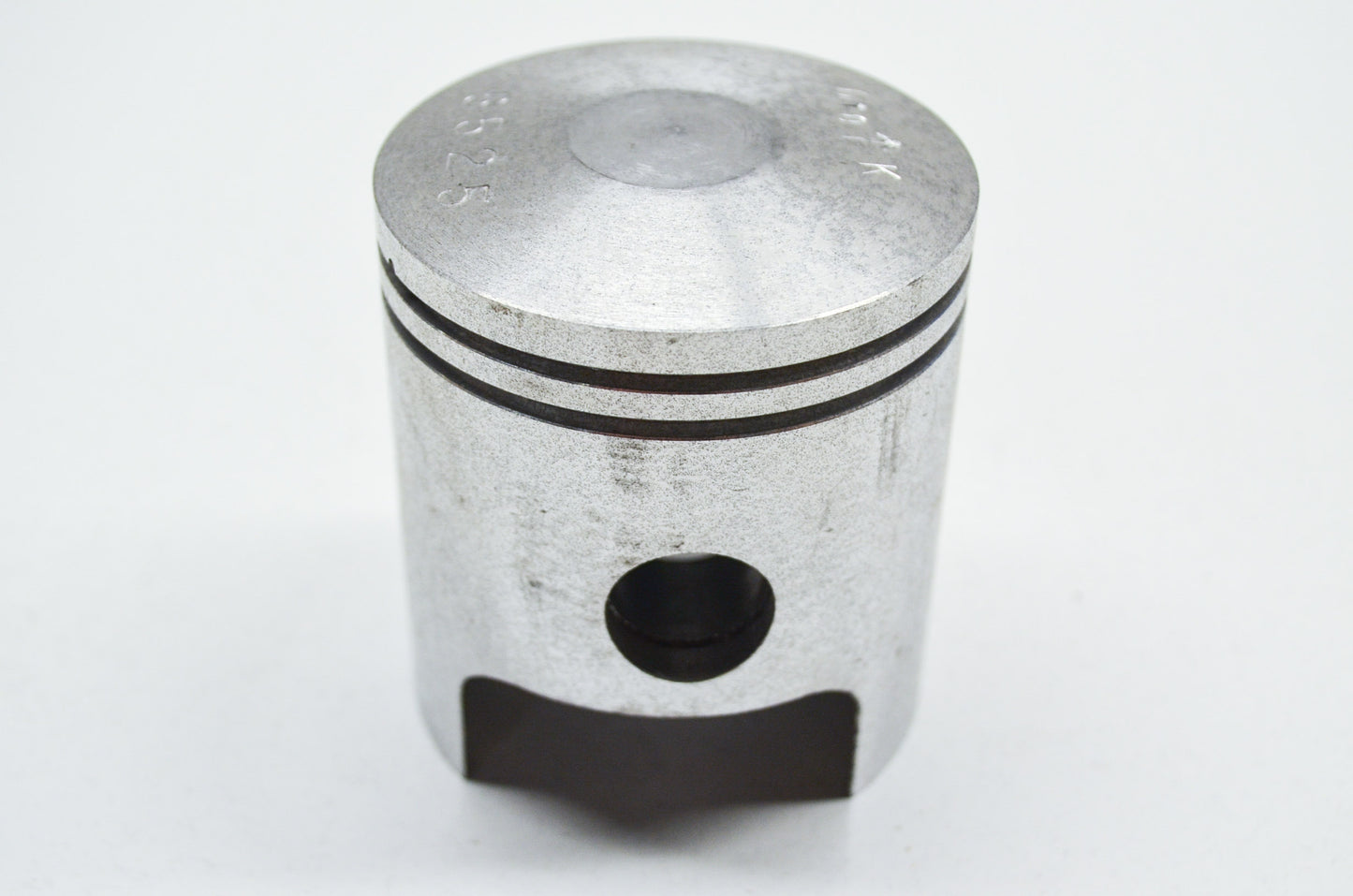 OEM Yamaha 811-11635-00-00 Piston 1 O/S 0.25 NOS