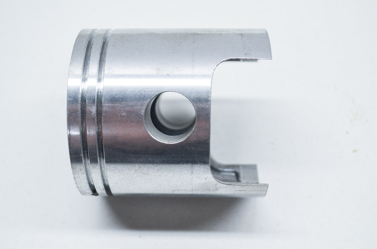 OEM Yamaha 819-11636-00-00 Piston 2 O/S 0.50 NOS
