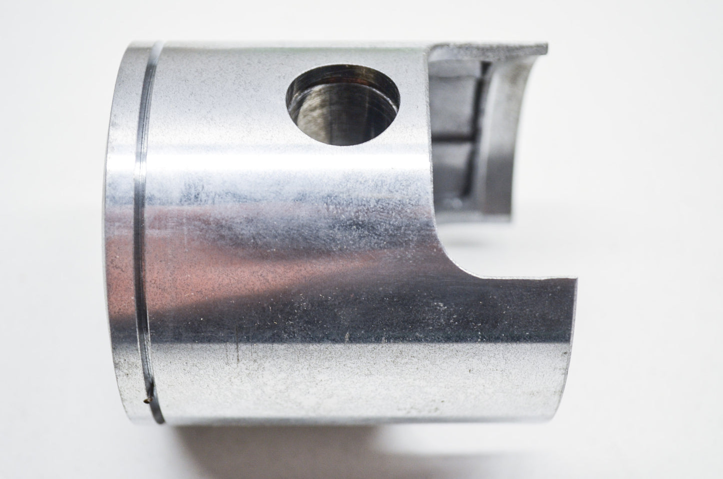 OEM Yamaha 806-11636-00-00 Piston 2 O/S 0.50 NOS