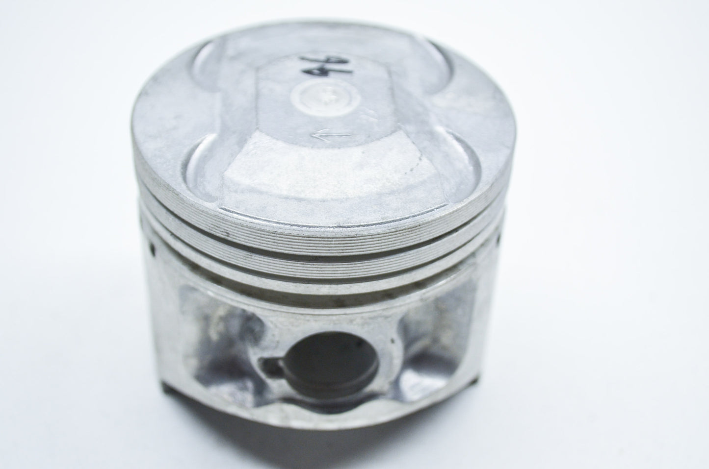 OEM Yamaha 371-11631-05-96 Piston STD NOS