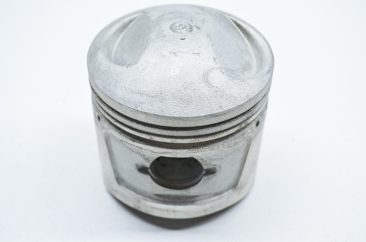 OEM Yamaha 256-11636-02-00 Piston 2 O/S 0.50 NOS