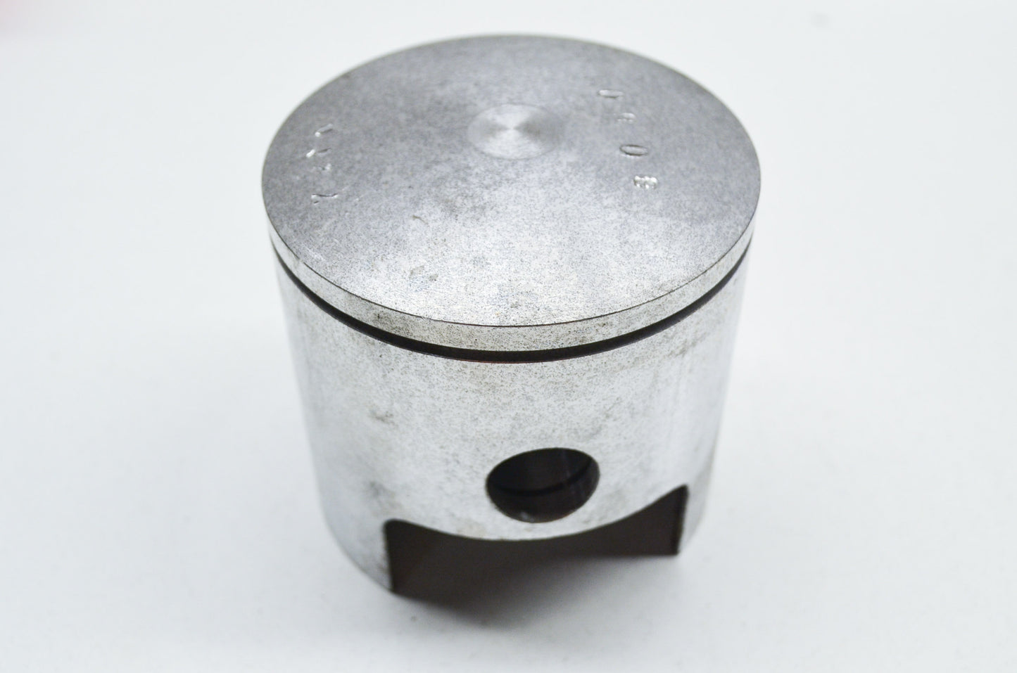 OEM Yamaha 284-11636-00-00 Piston 2 O/S 0.50 NOS