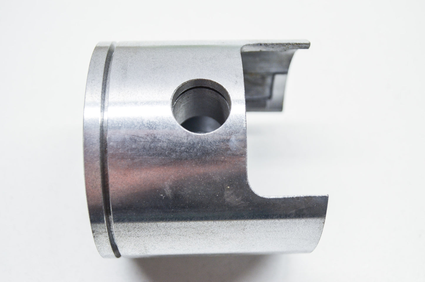 OEM Yamaha 284-11636-00-00 Piston 2 O/S 0.50 NOS