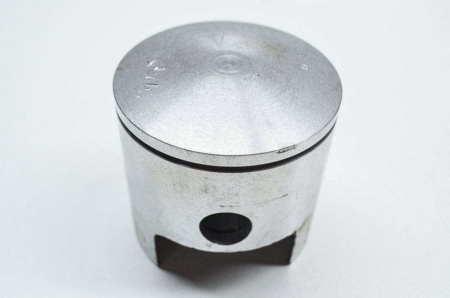 OEM Yamaha 284-11631-00-96 Piston STD NOS