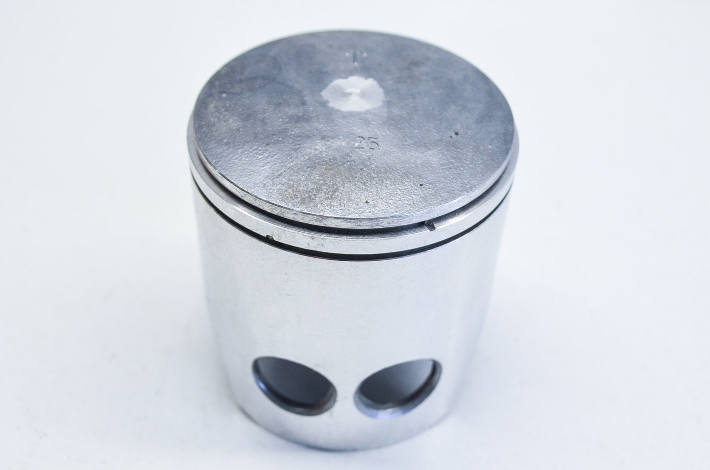 OEM Yamaha 438-11635-01-00 Piston 1 O/S 0.25 NOS