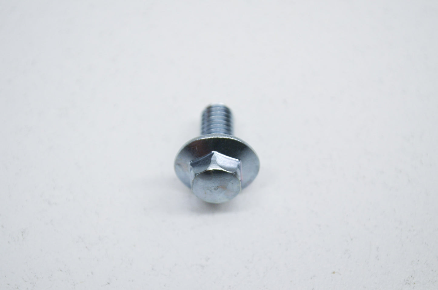 New OEM Yamaha 90105-06064-00 Flange Bolt NOS