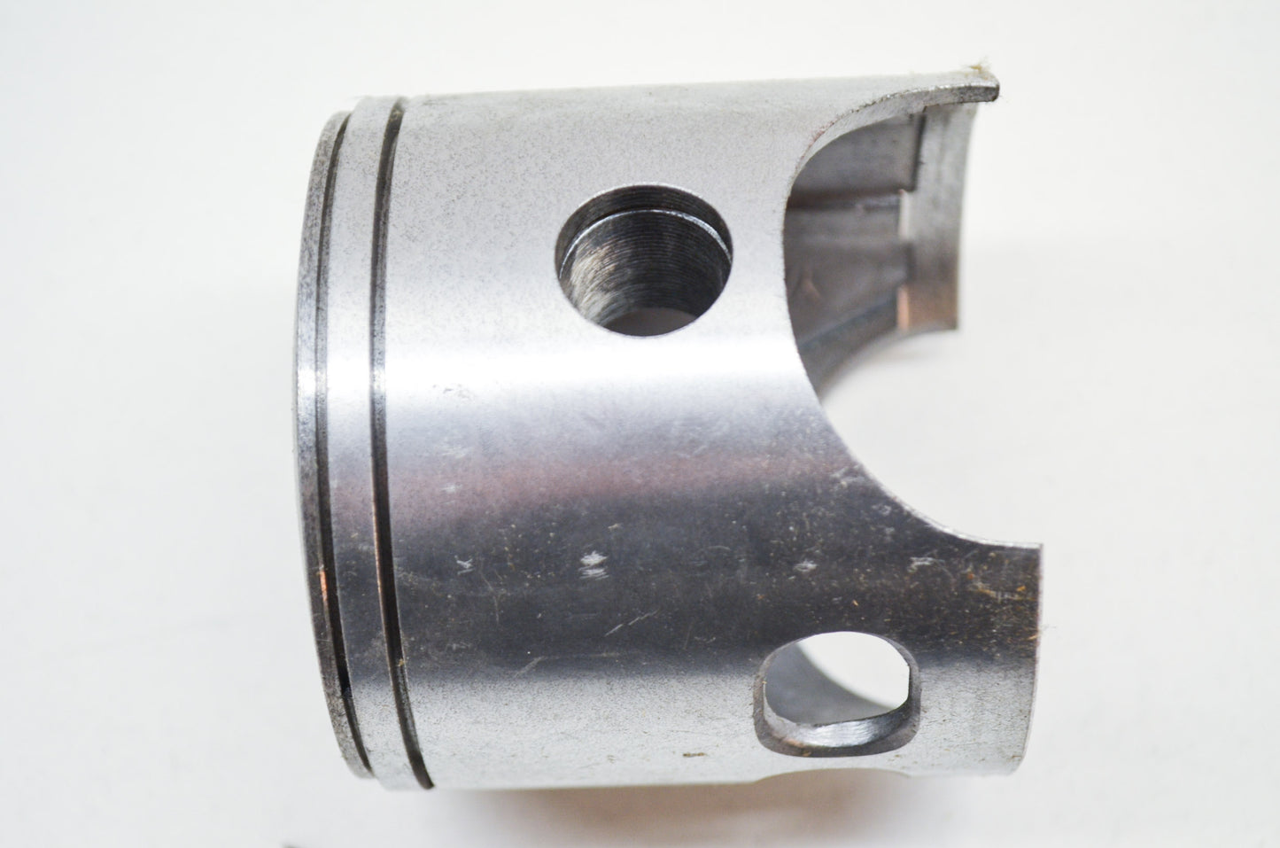 OEM Yamaha 445-11636-00-00 Piston 2 O/S 0.50 NOS