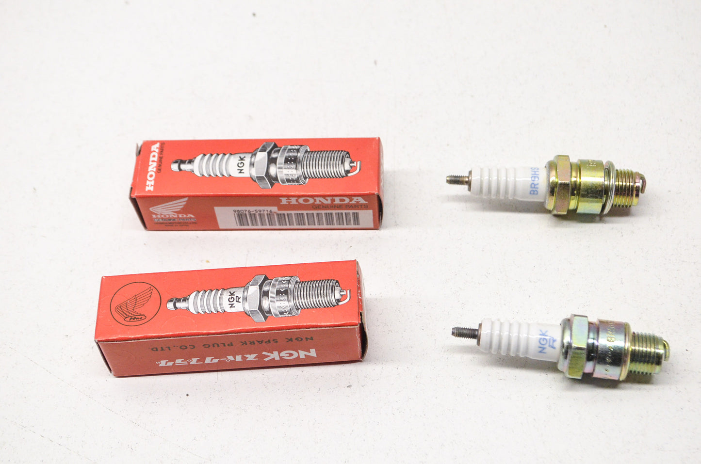 OEM Honda 98076-59716 Spark Plug (BR9HS) Qty 2 NOS