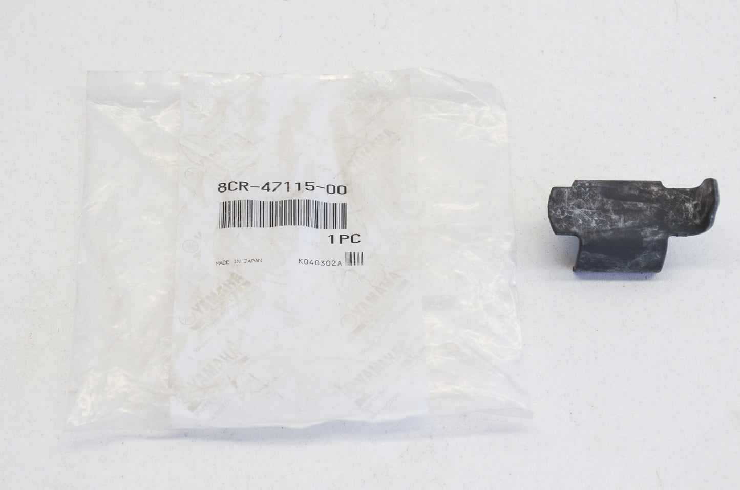OEM Yamaha 8CR-47115-00-00 Metal Slide NOS