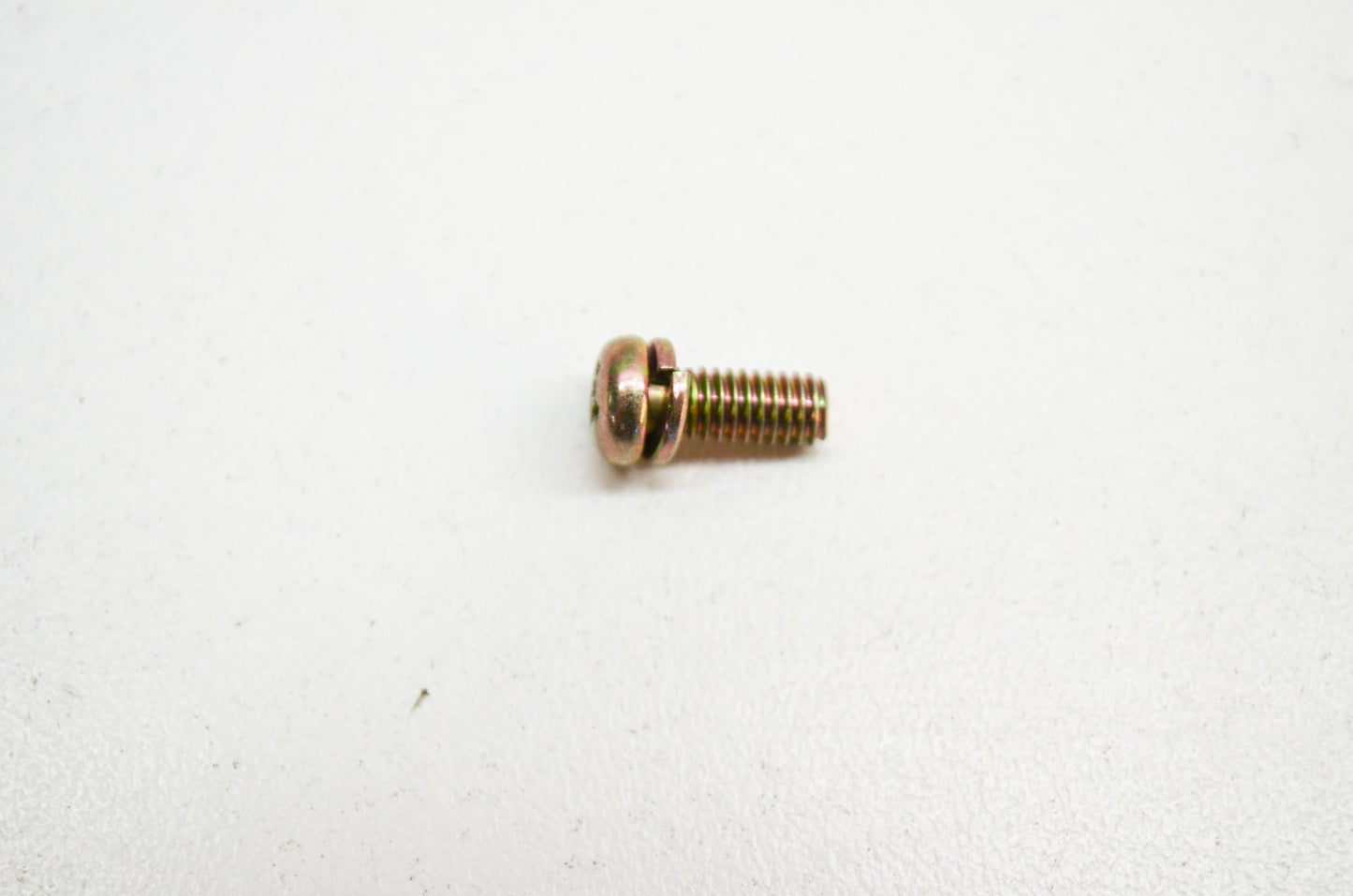 OEM Yamaha 98580-04010-00 Pan Head Screw NOS