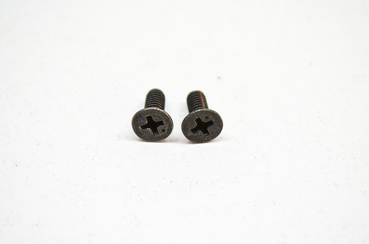 OEM Yamaha 98707-04010-00 Flat Screw Qty 2 NOS