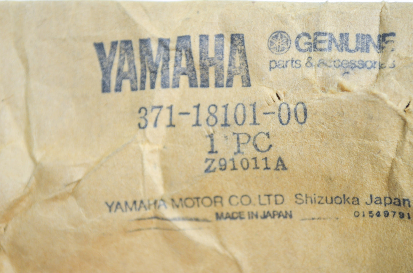 OEM Yamaha 371-18101-00-00 Shift Shaft Assembly 1 NOS