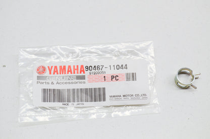 OEM Yamaha 90467-11044-00 Scissor Clip NOS