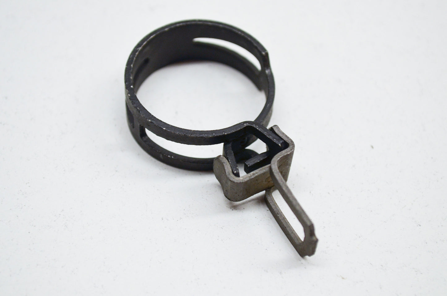 OEM Yamaha 90467-26800-00 Clip NOS