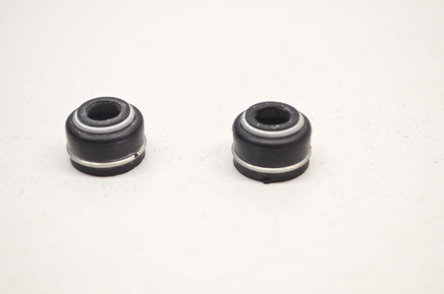 New Marshall Valve Seal Qty 2 Kawasaki KEF KLF 300 NOS