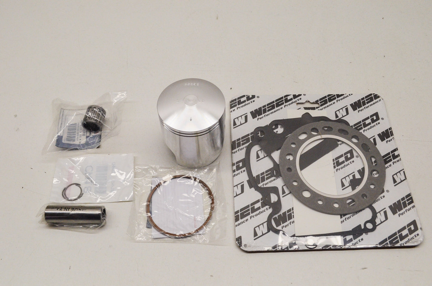New Wiseco Top End Kit 70mm 85-86 Suzuki LT250