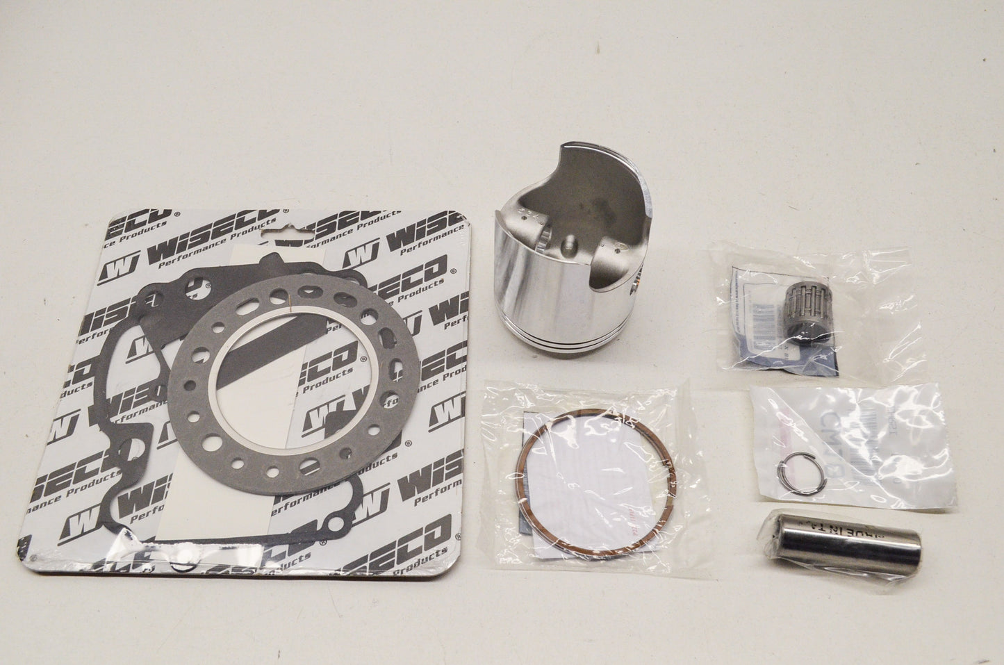New Wiseco Top End Kit 70mm 85-86 Suzuki LT250