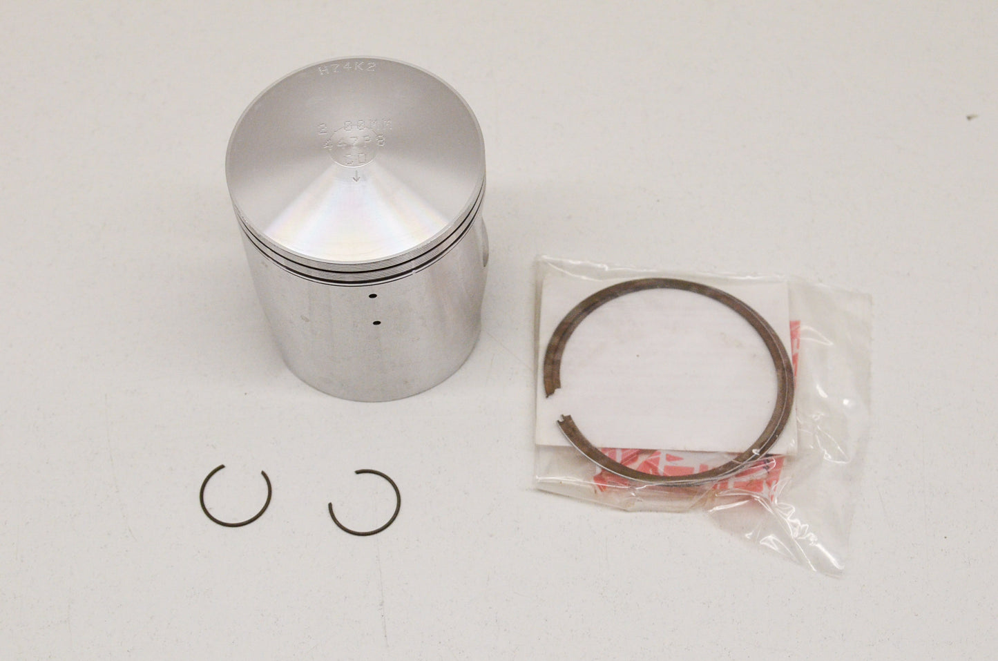 Piston 64mm NOS