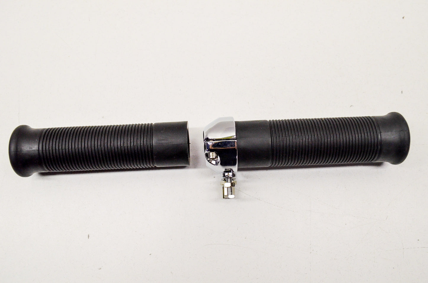 Throttle with Grips Fits 1' Bar. NOS