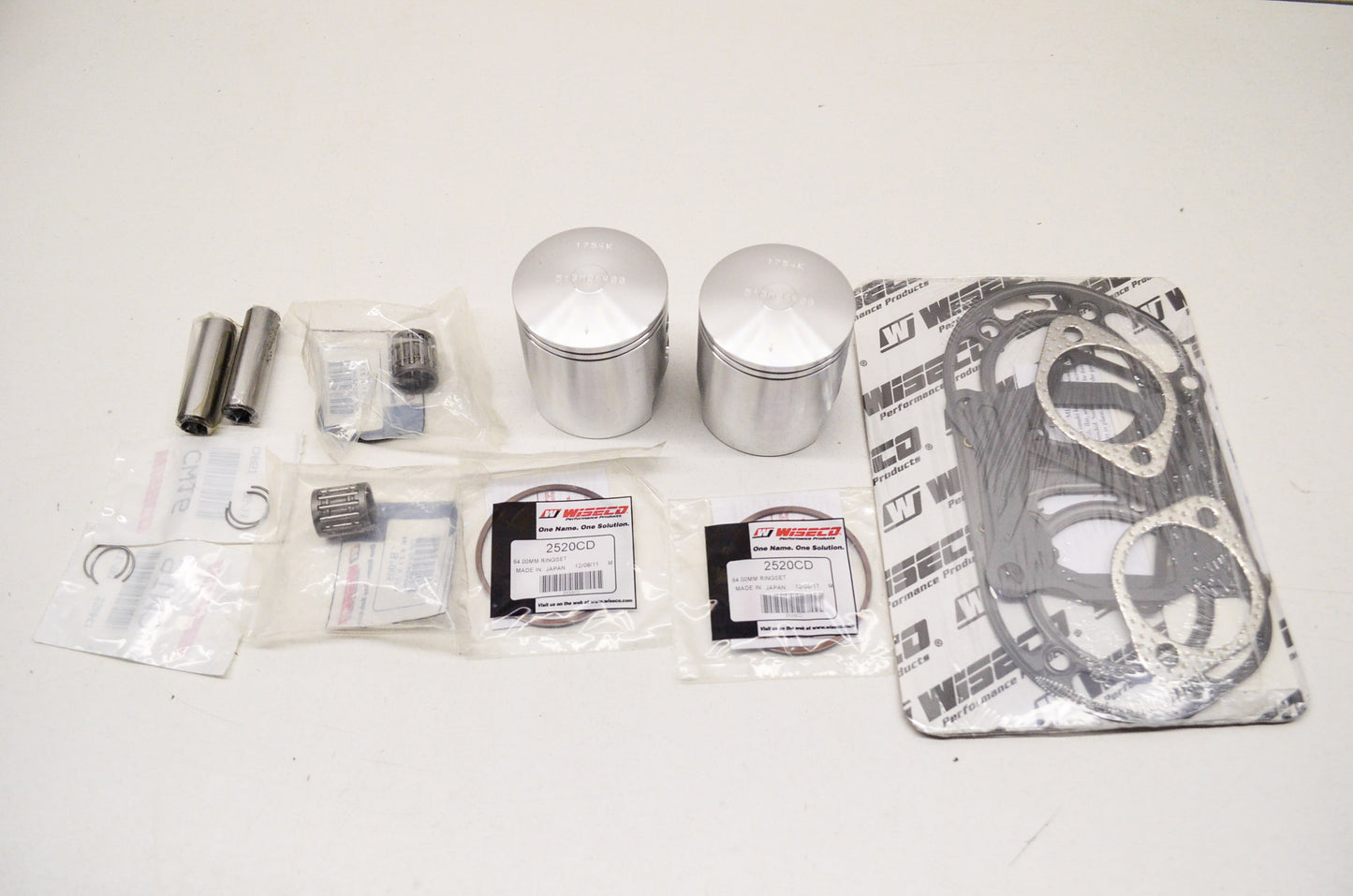 New Wiseco Forged Piston Kit 64mm 82-90 Yamaha RZ350