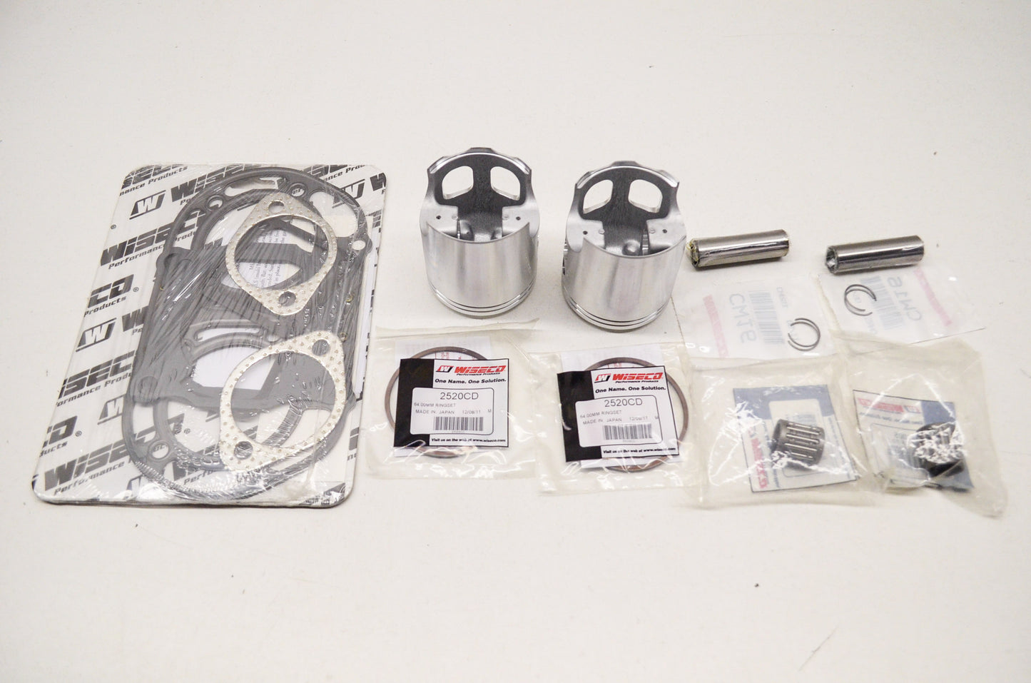 New Wiseco Forged Piston Kit 64mm 82-90 Yamaha RZ350