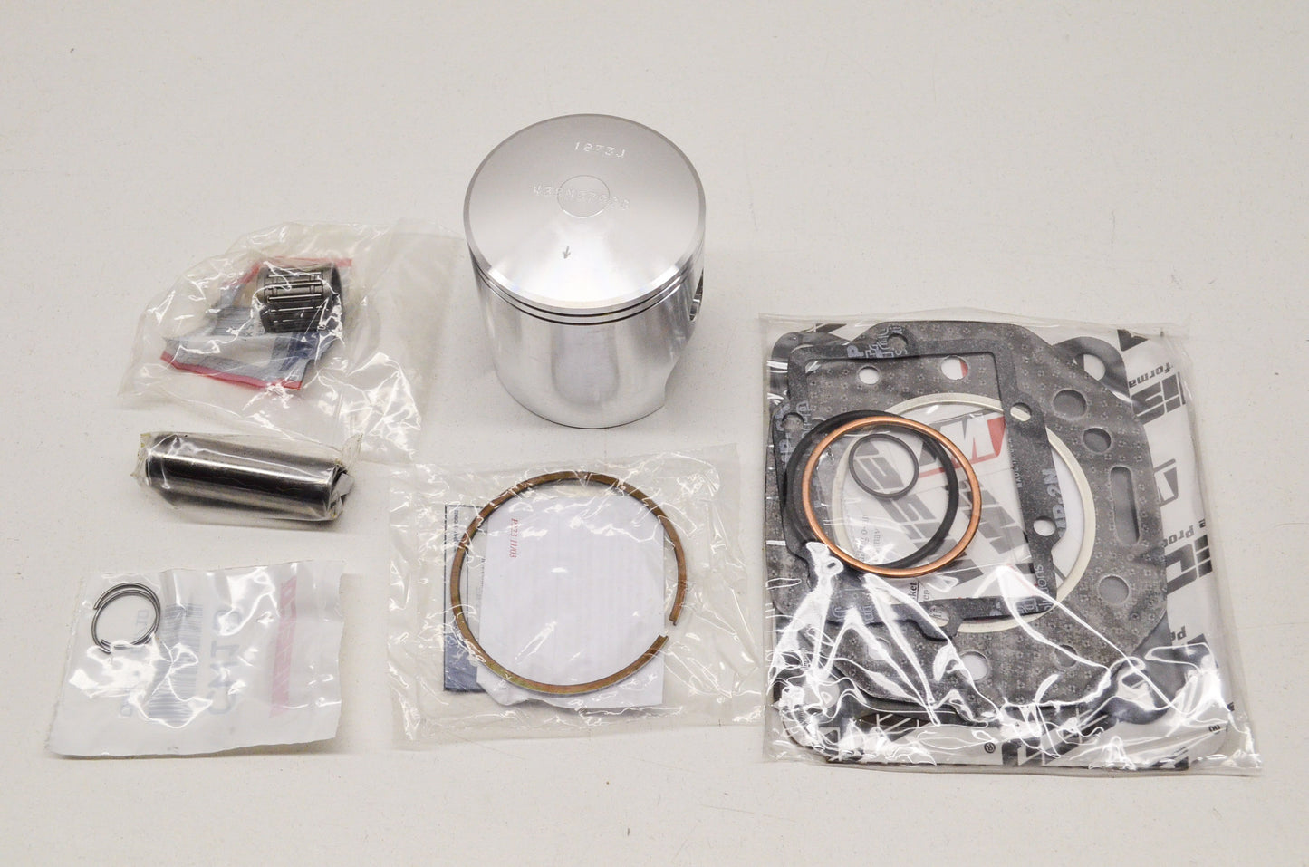 New Wiseco Top End Kit 70mm 83-84 Kawasaki KX250