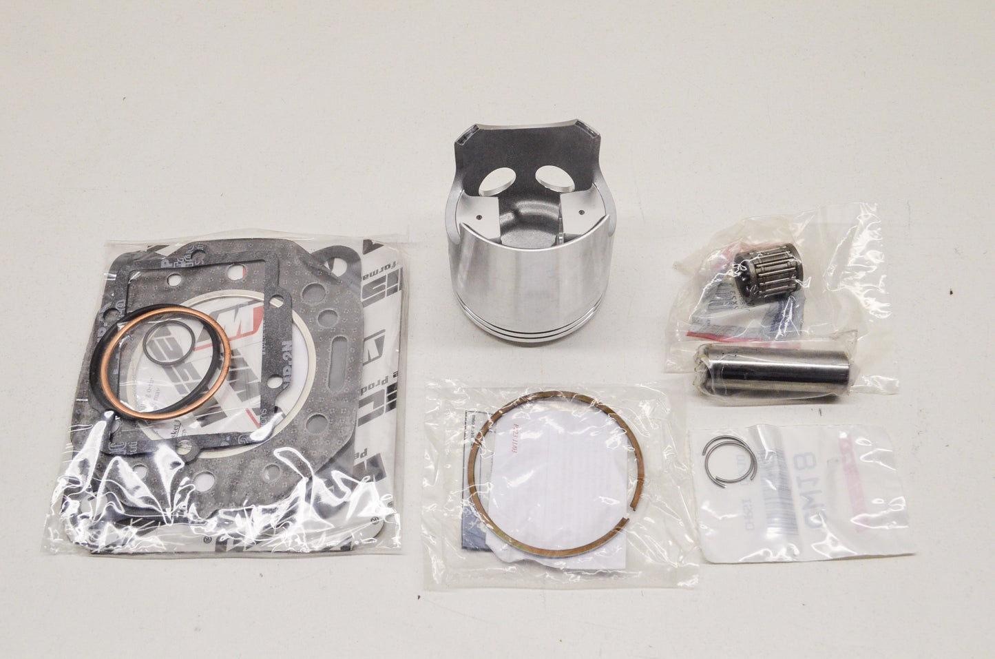 New Wiseco Top End Kit 70mm 83-84 Kawasaki KX250
