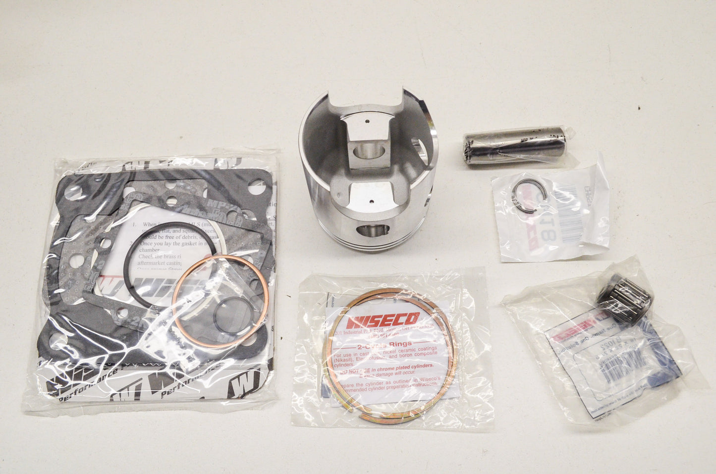 New Wiseco Top End Kit 71mm 83-84 Kawasaki KX250
