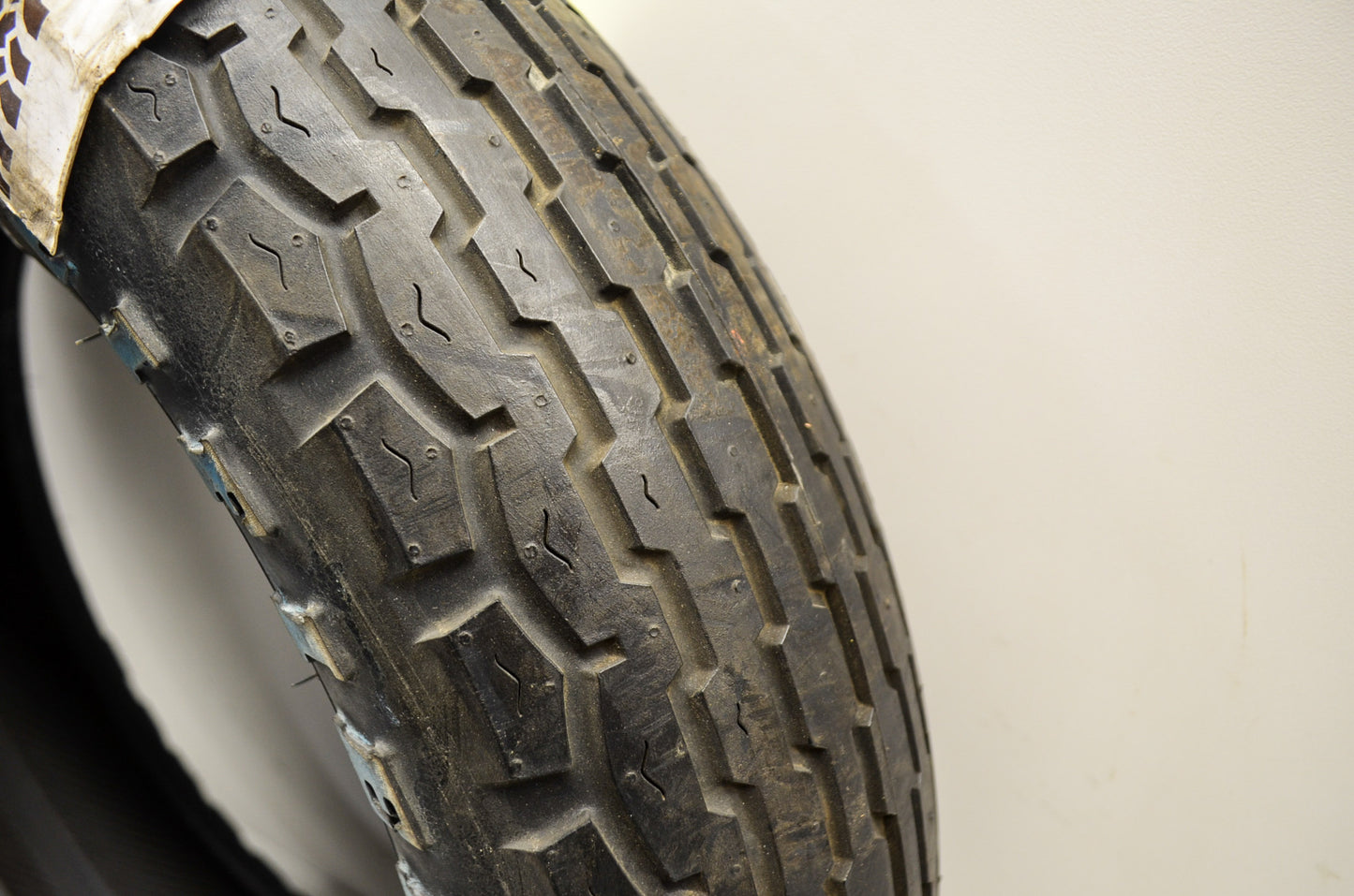 New OEM Dunlop Kawasaki Qualifier 130/90B16 NOS
