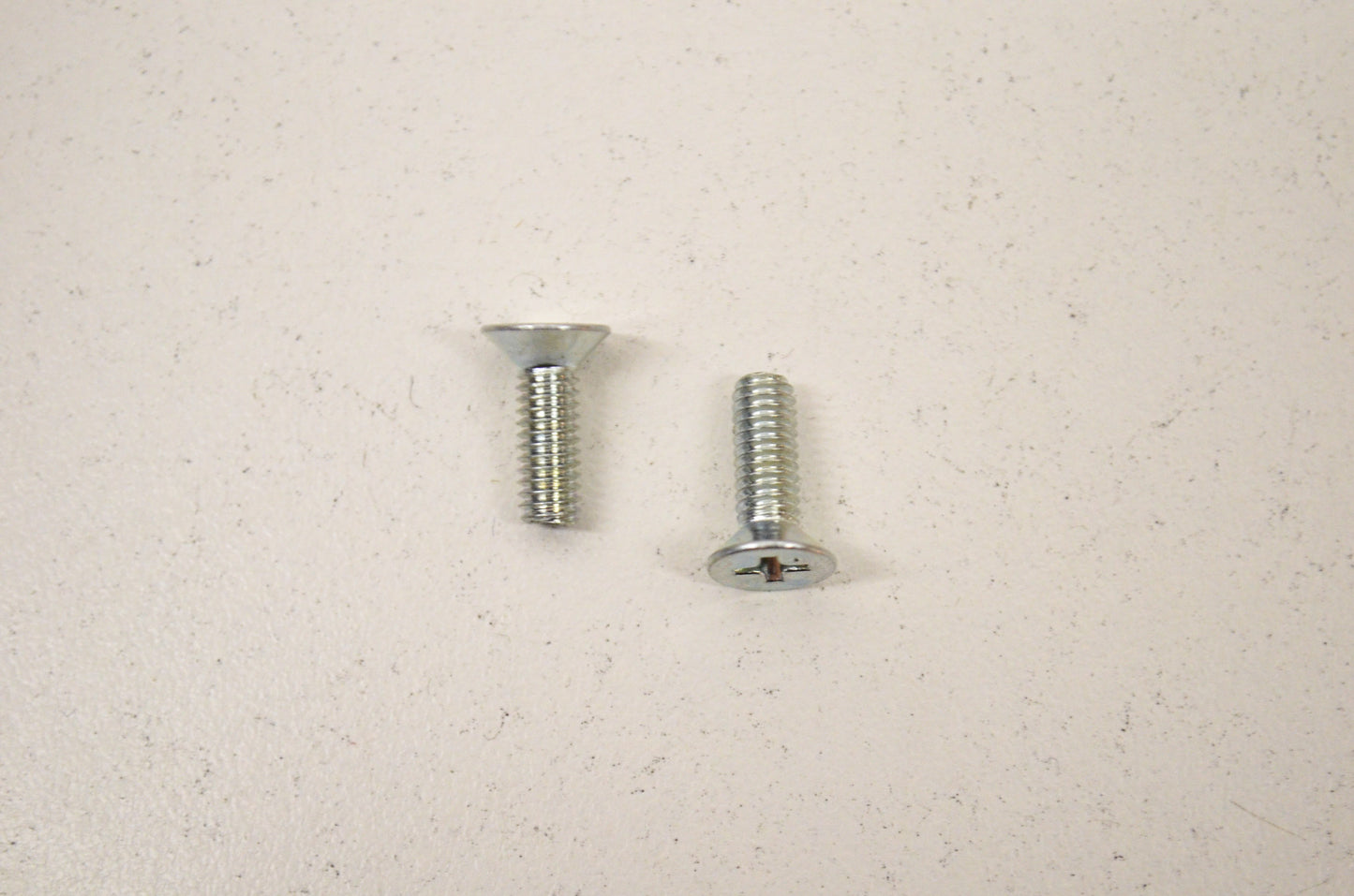 OEM Yamaha 98707-04012-00 Flat Screw Qty 2 NOS