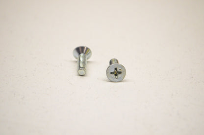 OEM Yamaha 98707-04012-00 Flat Screw Qty 2 NOS