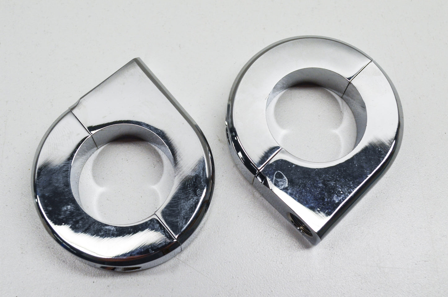 New V-Twin Chrome Universal Mount Clamp 1-1/8' Qty 2 NOS