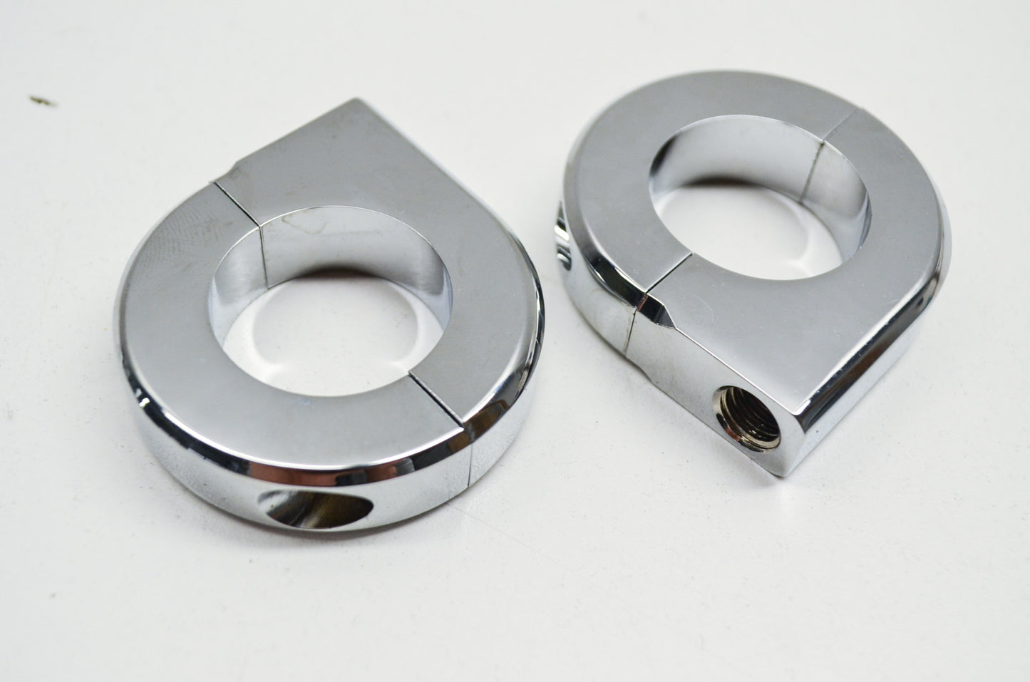 New V-Twin Chrome Universal Mount Clamp 1-1/8' Qty 2 NOS