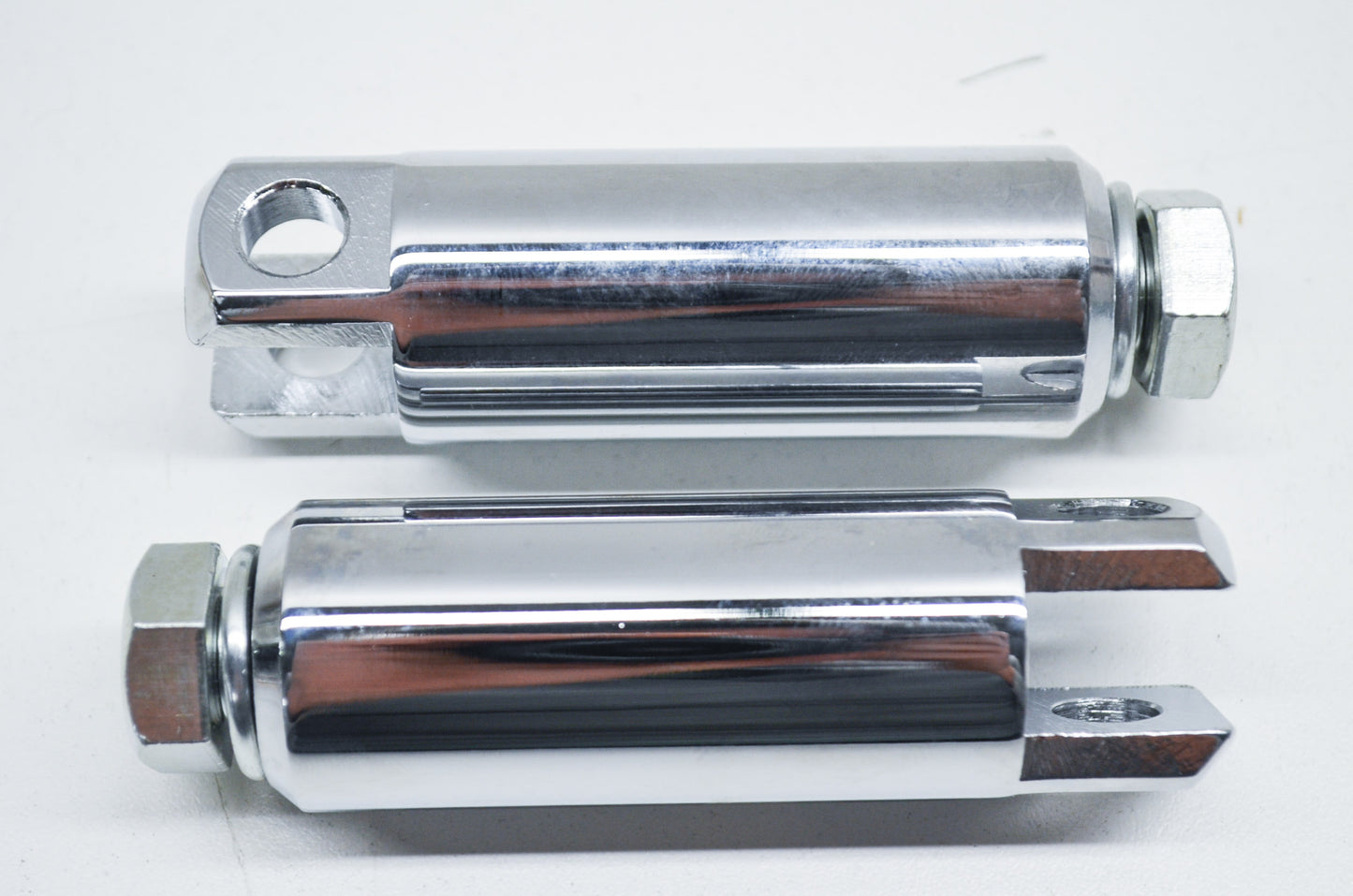 New V-Twin Footpeg Mount Bar Chrome Qty 2 FXR NOS