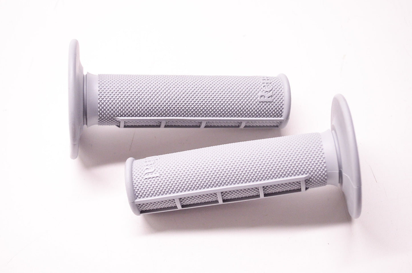 New Renthal Grip Tech Original Motocross Diamond Waffle Soft Compound Grey Grips