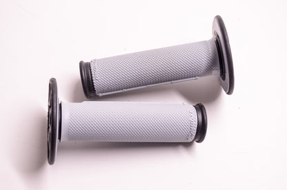 New Renthal Dual Layer MX Enduro Diamond Waffle Soft Grey Black Grips Qty 2 NOS