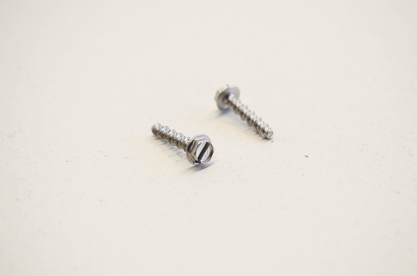 OEM Polaris 7518439 Hex Tap Screw 5-20X14.2,3/16 Qty 2 NOS