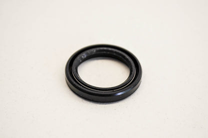 OEM Honda 91205-965-003 Oil Seal 22X31X5 NOS
