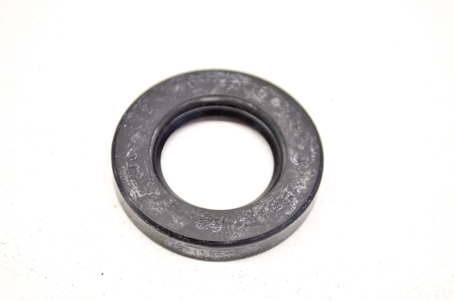 OEM Honda 91204-216-000 Oil Seal 20X35X5.5 NOS