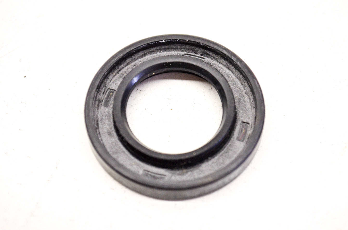 OEM Honda 91204-216-000 Oil Seal 20X35X5.5 NOS