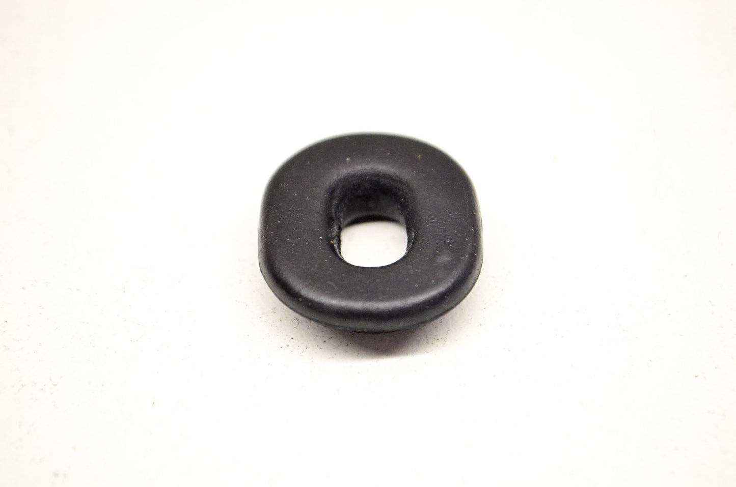 OEM Honda 83551-GE2-000 Air Cleaner Housing Grommet NOS