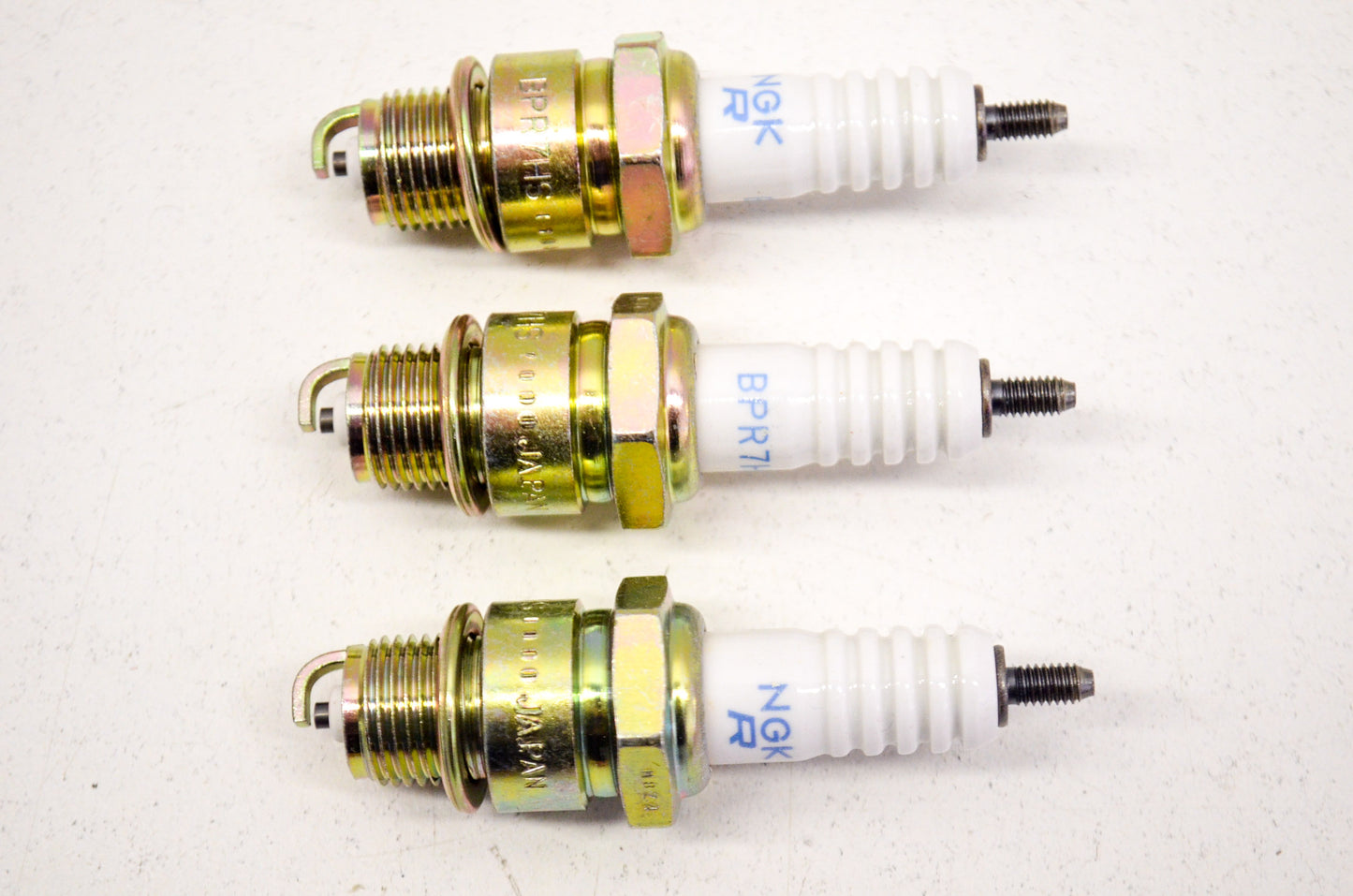 OEM Honda 98076-57717 Spark Plug (BPR7HS) Qty 3 NOS