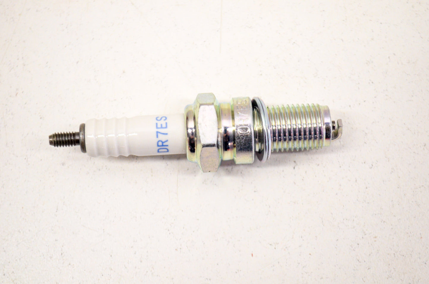 OEM Honda 98069-57719, DR7ES NGK Spark Plug NOS