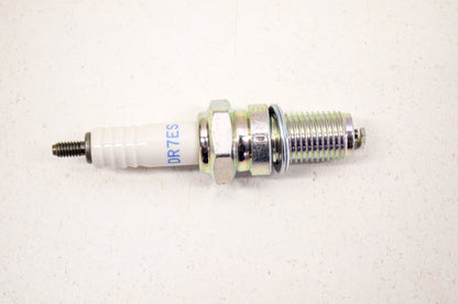 OEM Honda 98069-57719, DR7ES NGK Spark Plug NOS