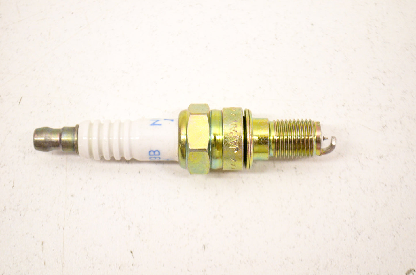 OEM Honda 31912-MCW-003 Spark Plug (IMR9B-9H)