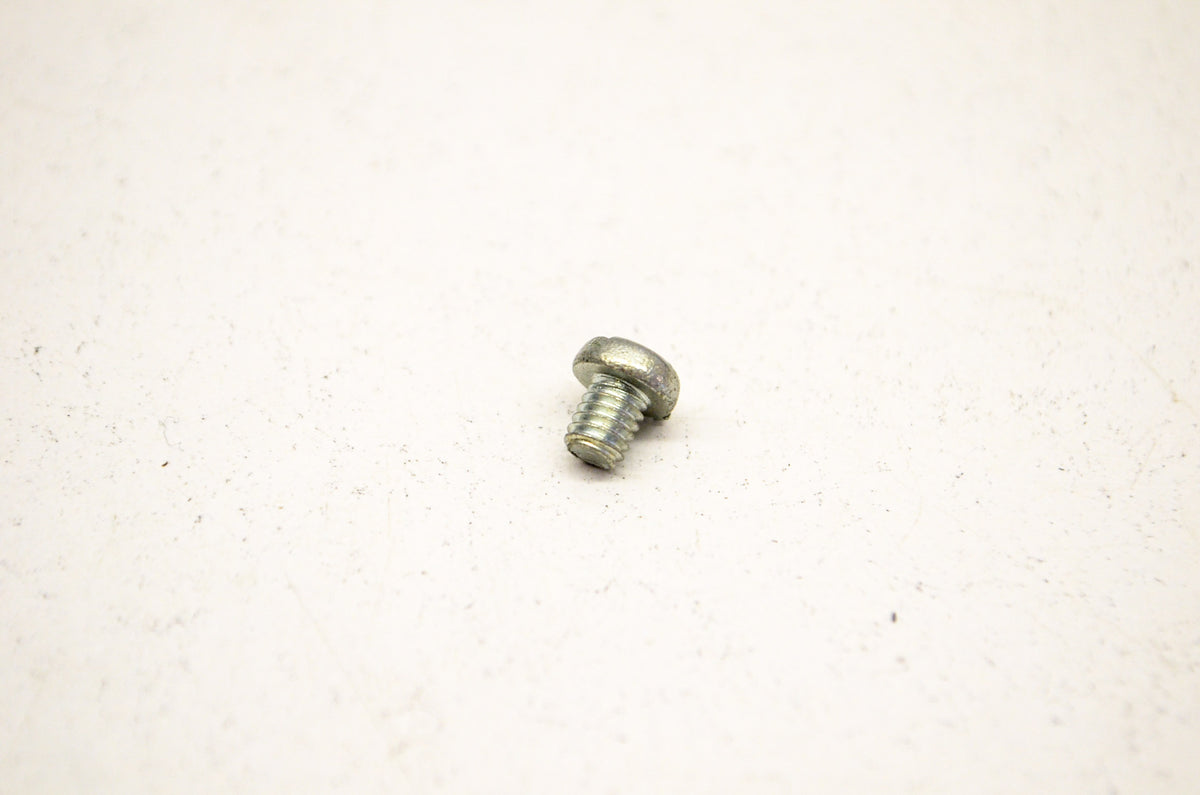 OEM Honda 93500-04005 Pan Screw 4x5 Flat Head NOS