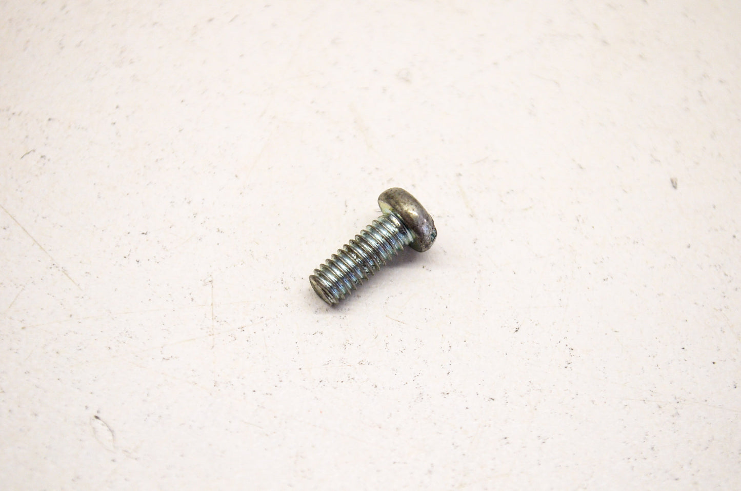 OEM Honda 93500-04010 Pan Screw 4x10 Flat Head NOS