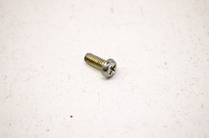 OEM Honda 93500-04010 Pan Screw 4x10 Phillips Head NOS