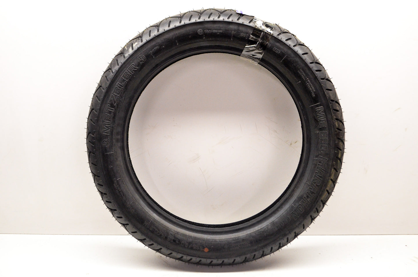 New Metzeler ME880 110/90-18 H Front NOS