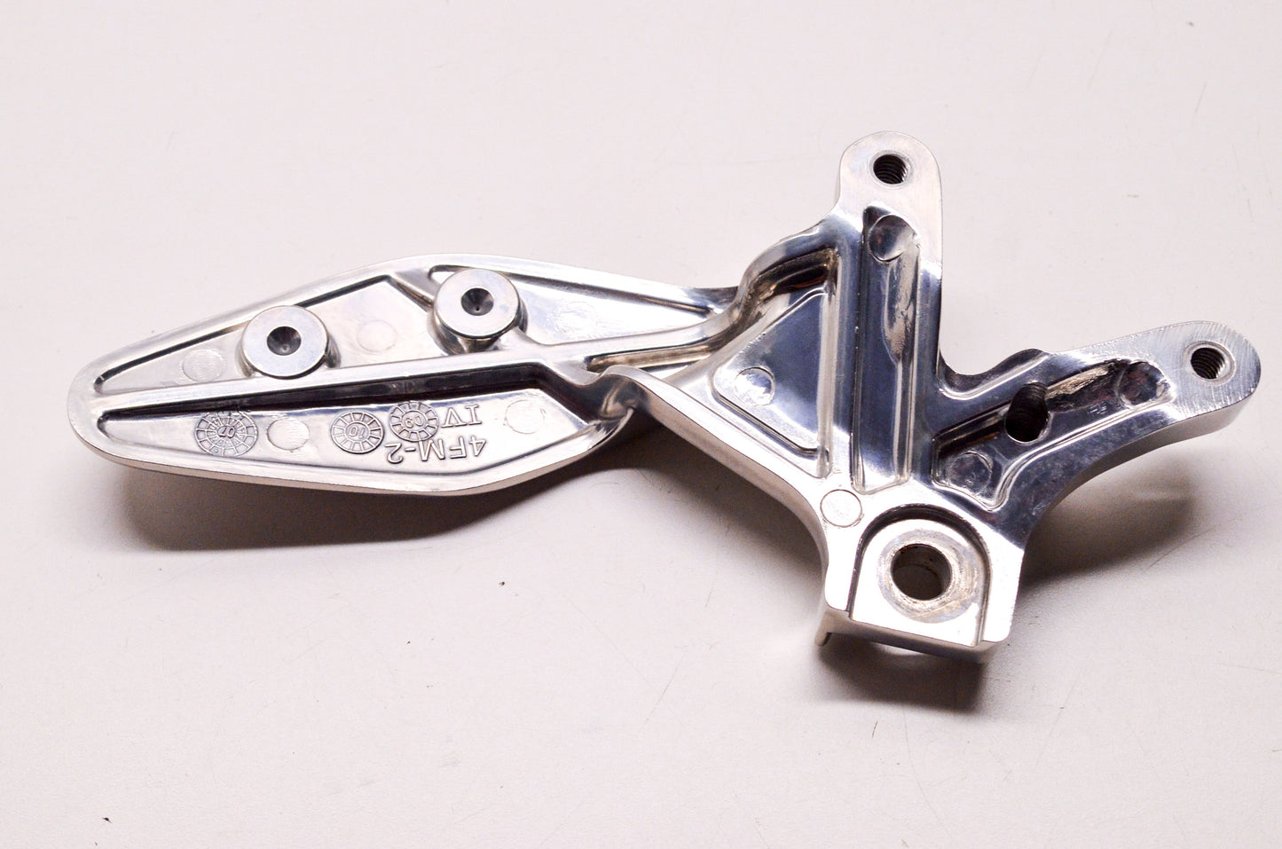 New OEM Yamaha 4FM-27442-02-00 Bracket 2 NOS